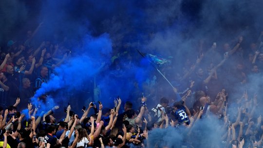 Banner controversat afișat de fanii lui Inter! Antonio Conte, ”ținut în lesă” de Cristi Chivu