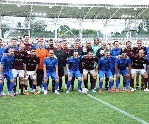 I-a făcut praf pe fanii Rapidului după meciul UEFAntasticilor: ”Penibil, niciun suflet pentru club, lipsă de respect! A venit Răzvan Lucescu, unde au fost nebunii frumoși?!”