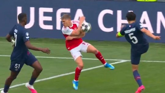 Controversă în jurul golului lui Arsenal: ”Jaf!”