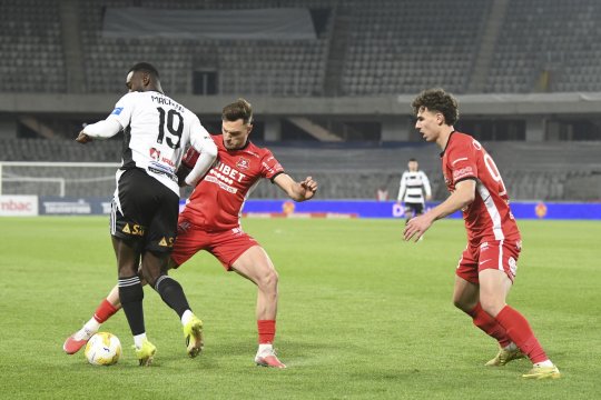 Dennis Politic, apărat de un fost internațional: ”Eu îl cred!”. Pleacă de la FCSB?