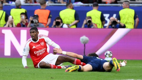 Coșmar pentru jucătorul lui Arsenal: a comis un penalty și a fost înlocuit imediat!