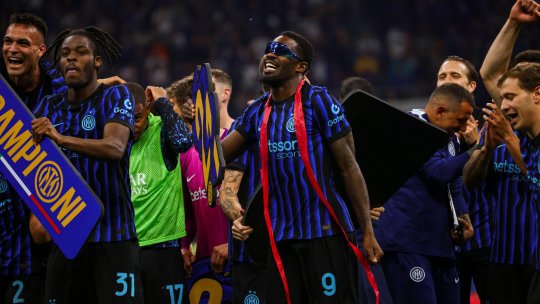 Cristi Chivu a sărbătorit pe muzică românească după ce a cucerit titlul cu Inter! Melodia care a răsunat pe Meazza