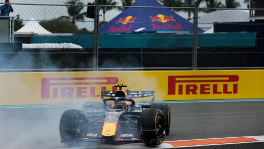 Verstappen vorbește despre raliuri, dar face valuri pe Norschleife