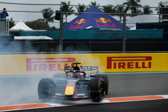 Verstappen vorbește despre raliuri, dar face valuri pe Norschleife