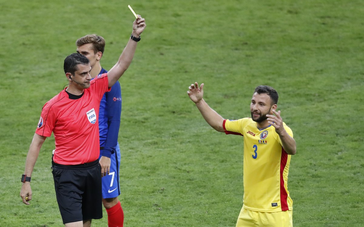 Răzvan Raț a participat cu naționala României la Euro 2008 și 2016