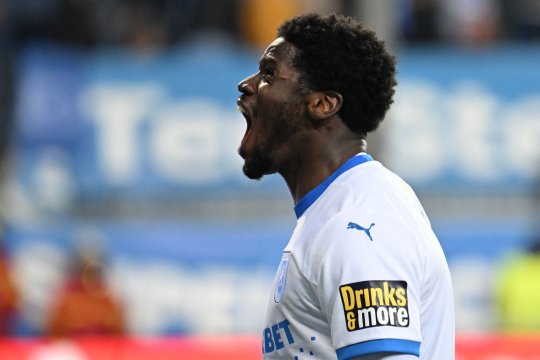 Steven Nsimba, ținta mesajelor rasiste după golul victoriei cu Dinamo! Reacția clubului oltean