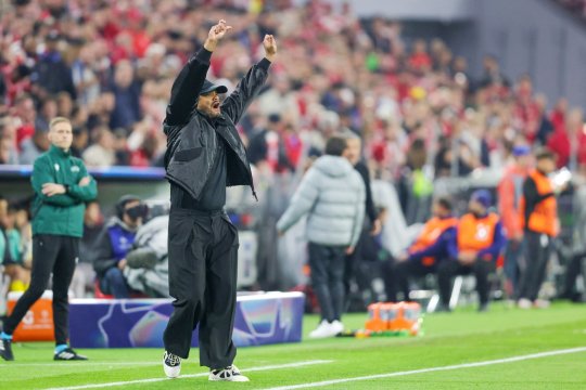 Vincent Kompany acuză arbitrajul din semifinala cu PSG: ”Oricine a jucat puţin fotbal ştie perfect că decizia nu a fost una corectă!”