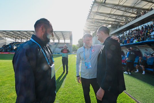 Antrenorul poate pleca de la echipa din SuperLiga! Oferte din Macedonia de Nord și Belgia