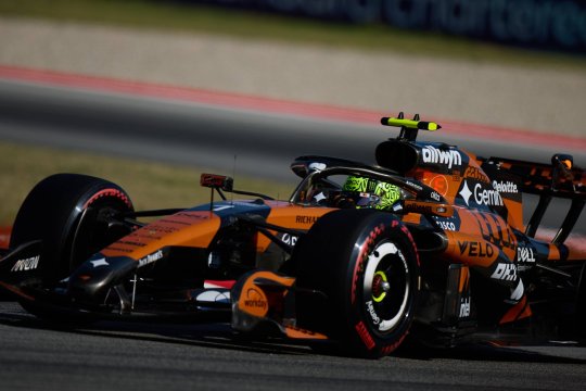 McLaren dă semne de revenire! Britanicii au pus presiune pe Mercedes în antrenamentele din Catalunya