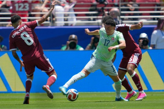 Qatar - Elveția 1-1, ACUM, pe iAMsport.ro. Final incendiar: gazdele au fost dominate, dar au egalat în ultimele minute!
