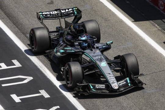 Russell pleacă din pole-position în Catalunya. Antonelli e pe 3, Leclerc a avut accident
