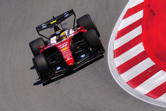 Hamilton a câștigat Marele Premiu al Cataloniei pentru Ferrari. Leclerc și Antonelli au abandonat