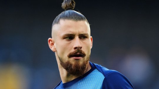 Lovitură pentru Radu Drăgușin! Tottenham mai aduce un fundaș central și îi complică situația românului