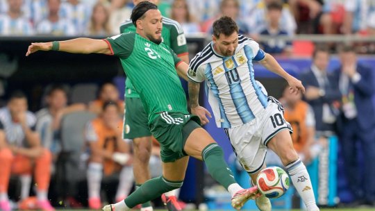Argentina - Algeria 3-0. Lionel Messi a reușit un hat-trick și a egalat recordul istoric de goluri la Cupa Mondială!