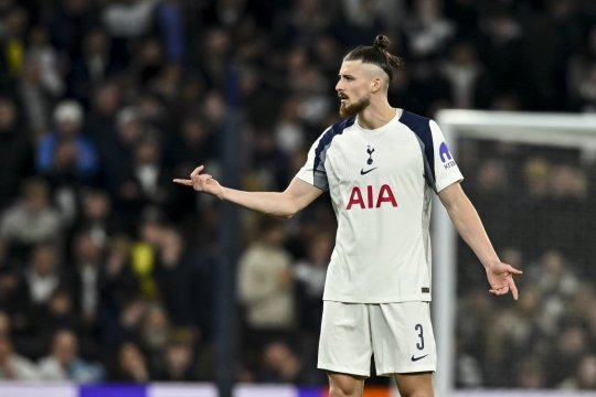Câți bani solicită Tottenham Hotspur în schimbul lui Radu Drăgușin