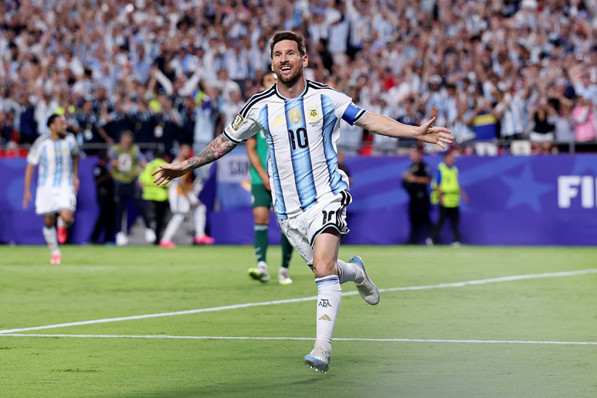 Messi a reușit un hat-trick cu Algeria, primul marcat de el la o Cupă Mondială