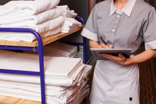 Magazinerul unei echipe din SuperLiga a devastat un hotel din Turcia: ”A luat tacâmuri, prosoape, farfurii. Urma să aibă nunta”