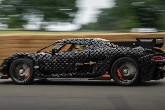 Cea mai rapidă mașină Lego din istorie e un Koenigsegg