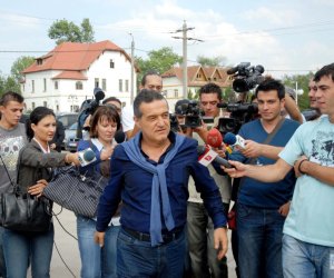 Terorizat de un cămătar, Gigi Becali a luat o decizie neașteptată: ”Nu sunt mândru!”