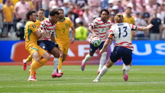 SUA - Australia 1-0, pe iAMsport.ro. Burgess a marcat în propria poartă