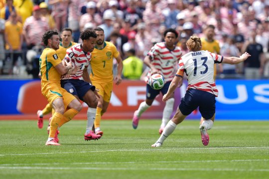 SUA - Australia 1-0, pe iAMsport.ro. Burgess a marcat în propria poartă