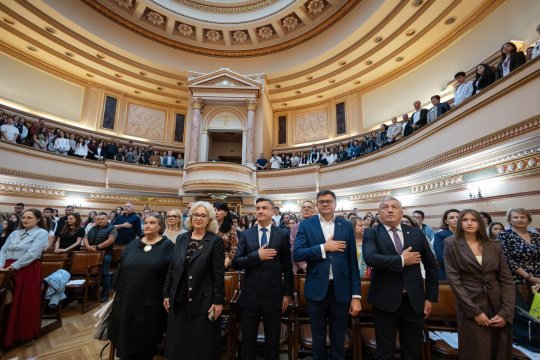 Acuzații grave la adresa primarului unui oraș important din România: ”E în sevraj de dimineața până seara! Când nu e cu alcoolul, e cu altele”