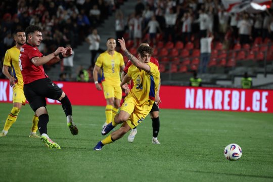 Georgia - România 1-1, ACUM, pe iAMsport.ro. Munteanu îl învinge pe Mamardashvili printr-o lovitură de cap