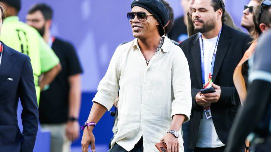 De nicăieri! Ronaldinho a semnat cu o echipă din Italia: ”Abia aștept să dansez din nou cu mingea la picior”
