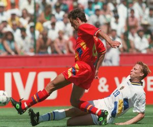 Scandalul-monstru din vestiarul României la CM 1994. Gică Popescu și-ar fi ”trimis” un coleg acasă, după conflictul cu secundul: ”Te-am făcut mare antrenor, vezi-ți de treaba ta!”