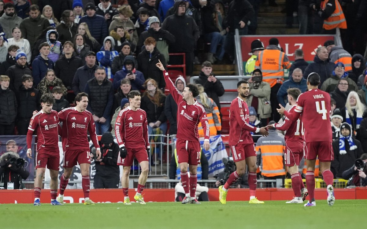 Curtis Jones s-a format ca fotbalist la Liverpool