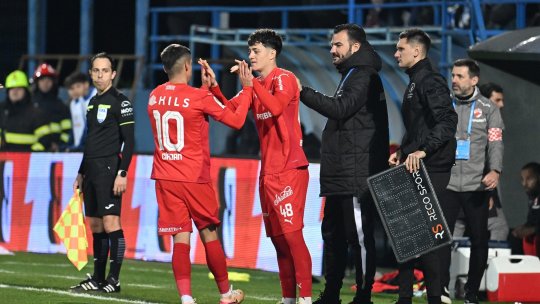 Antrenorul din SuperLiga, acuzat că a batjocorit un jucător după ce acesta a refuzat să semneze cu impresarul său: ”De ce faci așa ceva?!”