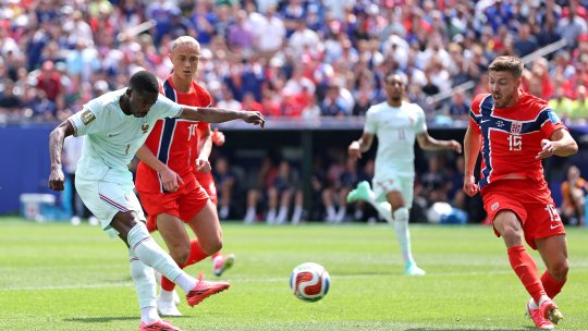 Norvegia - Franța și Senegal - Irak, ACUM, pe iAMsport.ro. Hat-trick pentru Dembele! Asiaticii, în inferioritate numerică. Bătălia pentru supremație în grupa I