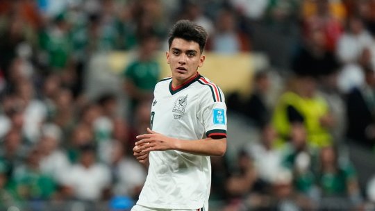 Giganții din Premier League se bat cu Real pe puștiul minune al Mexicului