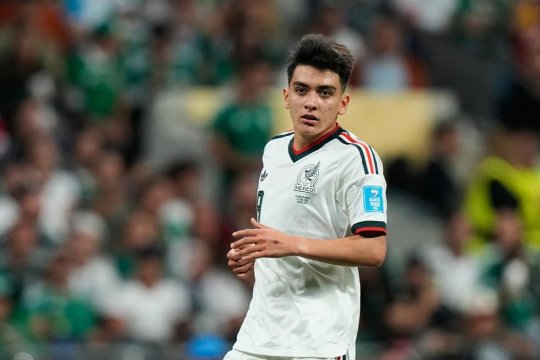 Giganții din Premier League se bat cu Real pe puștiul minune al Mexicului