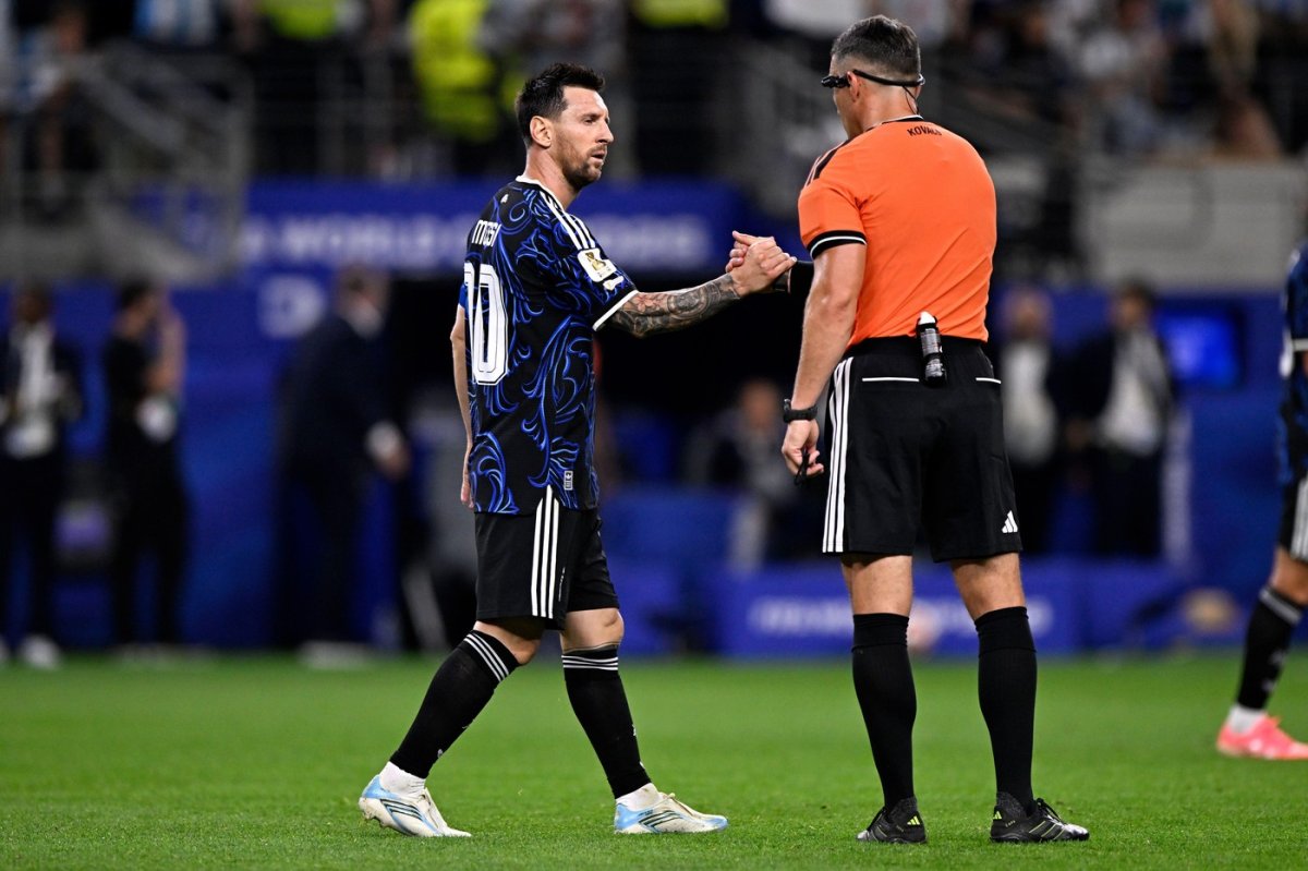 Lionel Messi și Istvan Kovacs