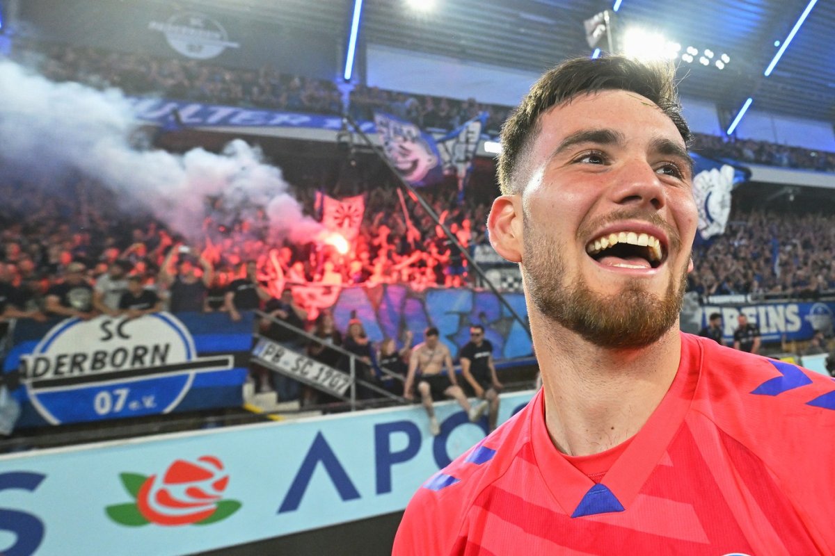 Dennis Seimen a promovat cu Paderborn în Bundesliga