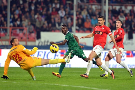 Cu ce se mai ocupă Gomo Onduku, nigerianul pe care Ionuț Chirilă l-a dus în probe la Arsenal: ”M-a mai sunat, asta mi-a propus”