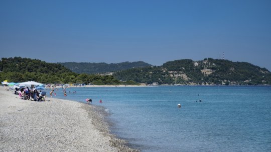 Se află în vacanță în Grecia și susține că știrile despre peștele-iepure ar fi ”o mare vrăjeală”: ”Sunt goale plajele în România, de asta! Lumea poate să vină liniștită”