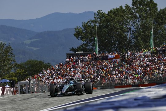 Russell câștigă în Austria. Verstappen și Antonelli l-au însoțit pe podium