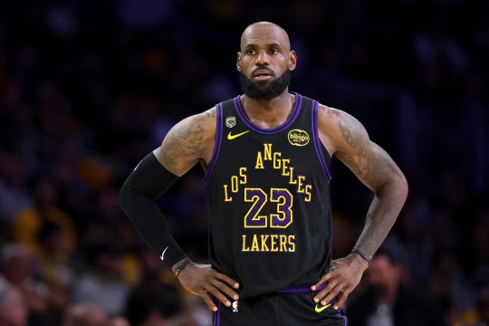 LeBron James poate produce următoarea bombă din NBA! Warriors pregătesc mutarea care ar putea schimba tot: Anthony Davis, cheia transferului