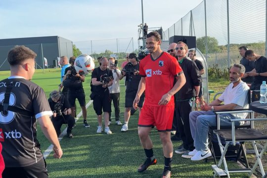 Zlatan Ibrahimovic, față în față cu youtuberii români: ”Nu juca la fel ca Mutu!”. Ce cuvinte în română le-a transmis