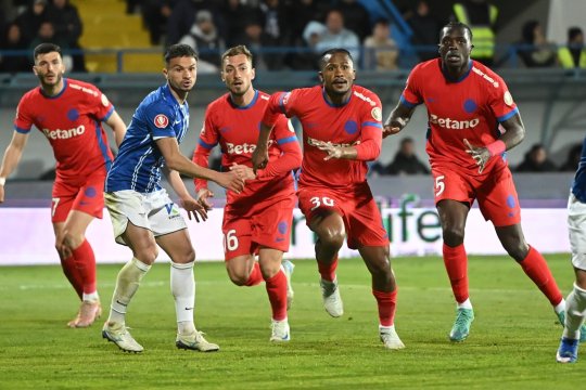”Cel mai bun mijlocaș din România” ar putea pleca de la FCSB pentru doar 500.000 de euro. Cinci echipe sunt interesate