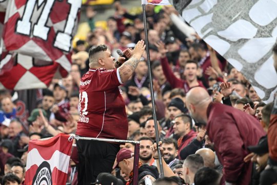 Au uitat de rivalitate: Bocciu și fratele său s-au pozat cu Ilie Dumitrescu!
