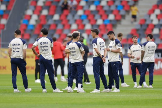 România - Țara Galilor, de la 20:45, pe iAMsport.ro. Cine este ”decar” în lipsa lui Ianis Hagi. Echipele de start
