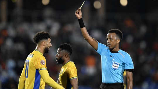 FIFA l-a delegat la Mondial, dar SUA nu i-a permis accesul! Cel mai bun arbitru african a fost nevoit să se întoarcă de unde plecase