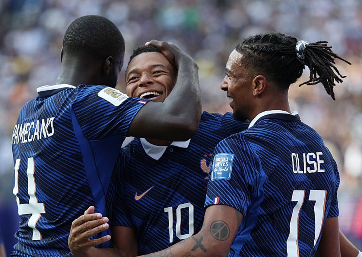Kylian Mbappe, pe locul 2 în clasamentul pentru Balonul de Aur