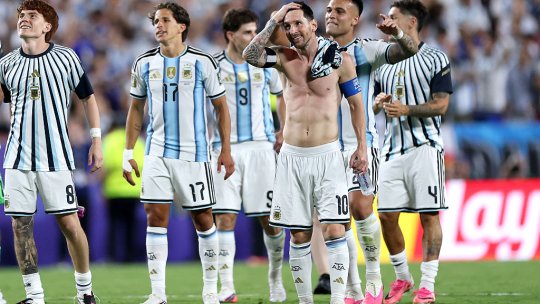 Argentina a supraviețuit unui meci dramatic cu Elveția. Messi, anihilat. Eliminare controversată și goluri decisive în prelungiri