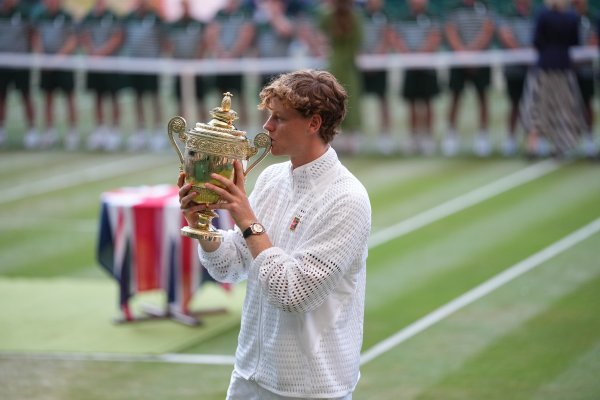 Jannik Sinner, din nou ”rege” la Wimbledon! Liderul mondial l-a învins pe Alexander Zverev și a câștigat al cincilea Grand Slam al carierei