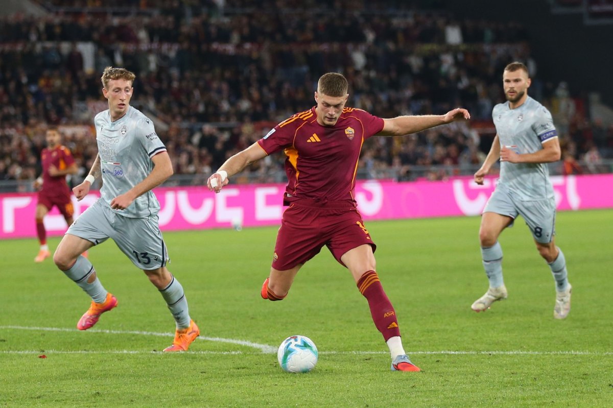 Artem Dovbyk a marcat de 20 de ori în 63 de meciuri pentru AS Roma