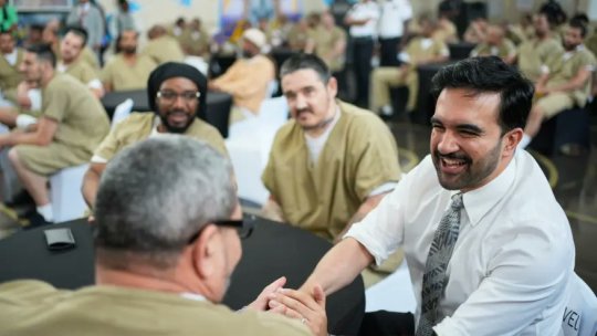 Primarul New York-ului a urmărit Anglia - Argentina din închisoare! Imaginile au făcut înconjurul lumii